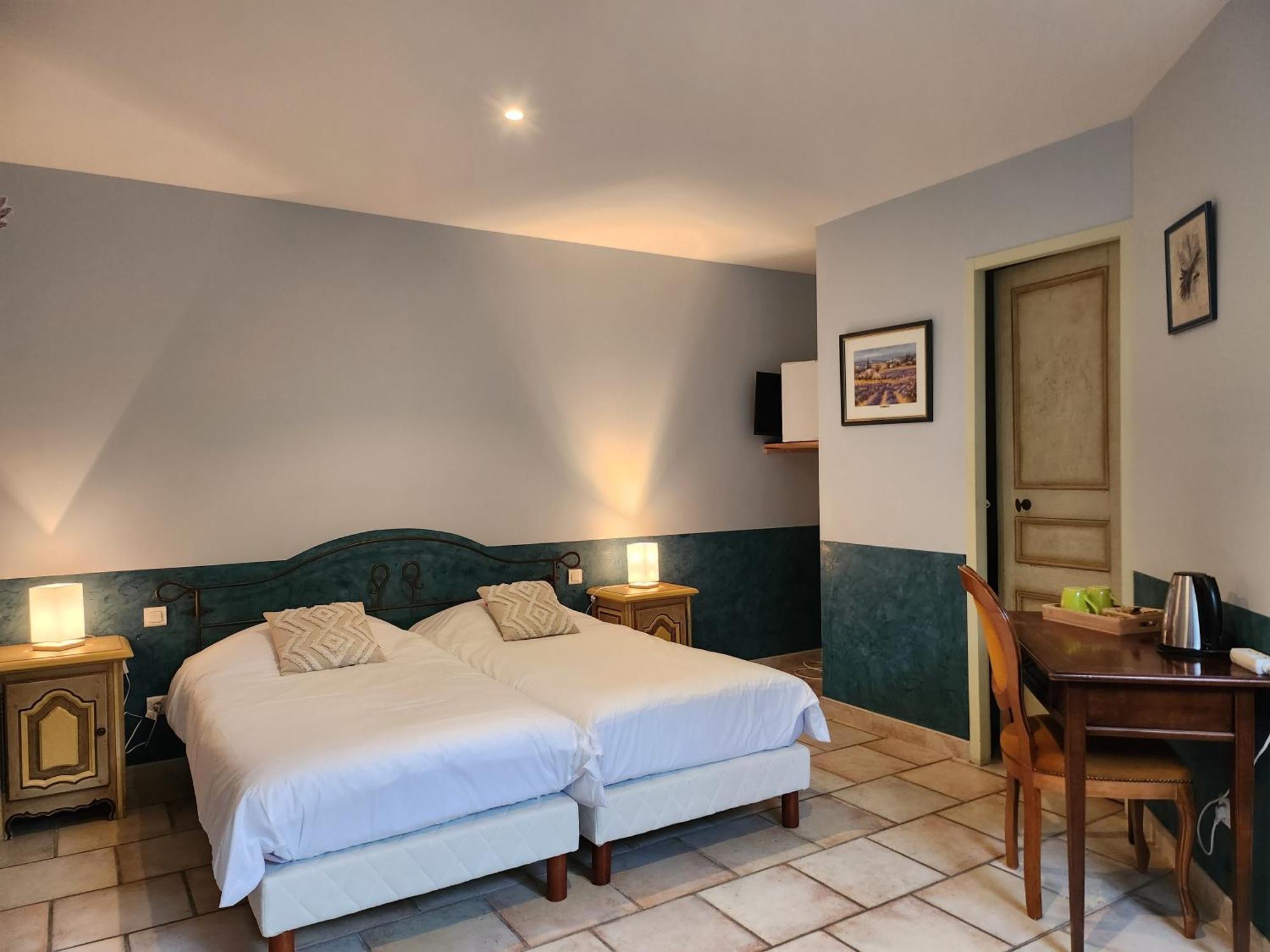 Saint-Saturnin-lès-Avignon Domaine Les Gendalis Bed & Breakfast エクステリア 写真