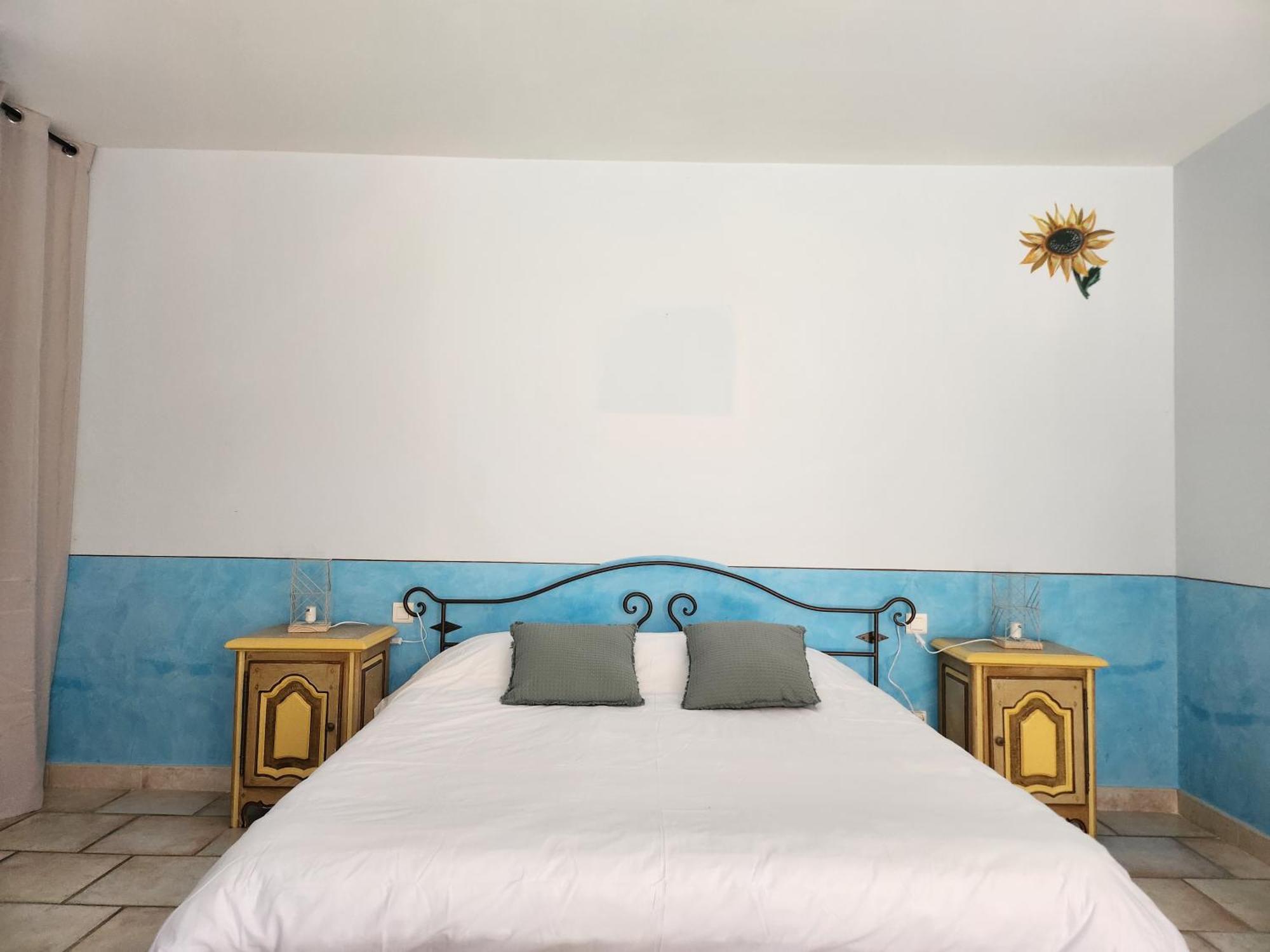 Saint-Saturnin-lès-Avignon Domaine Les Gendalis Bed & Breakfast エクステリア 写真