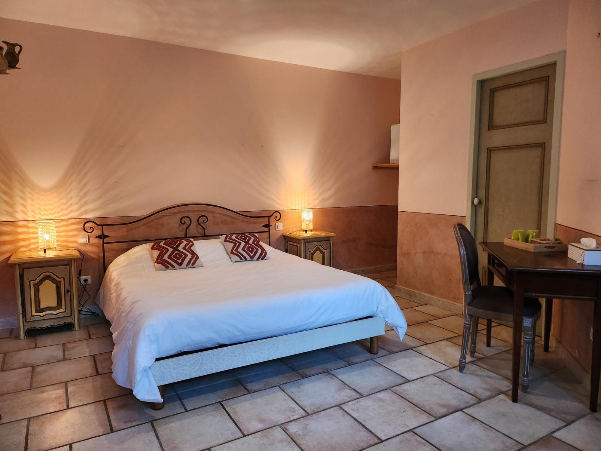Saint-Saturnin-lès-Avignon Domaine Les Gendalis Bed & Breakfast エクステリア 写真