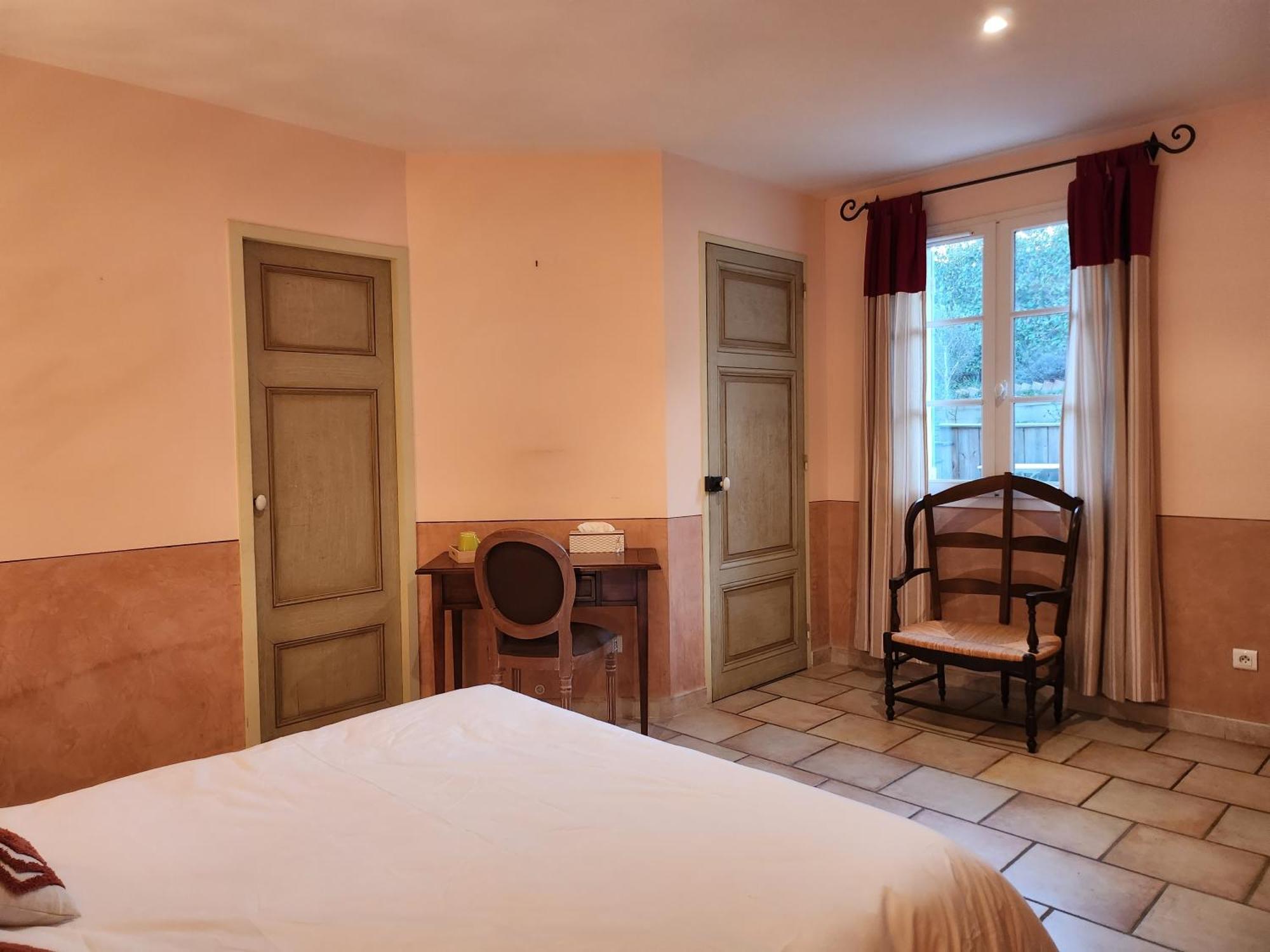 Saint-Saturnin-lès-Avignon Domaine Les Gendalis Bed & Breakfast エクステリア 写真