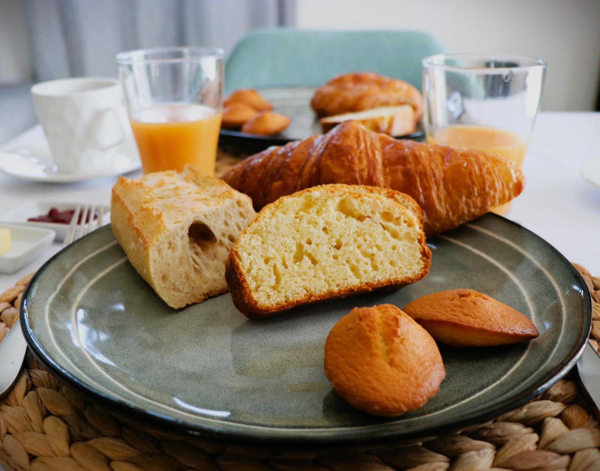 Saint-Saturnin-lès-Avignon Domaine Les Gendalis Bed & Breakfast エクステリア 写真