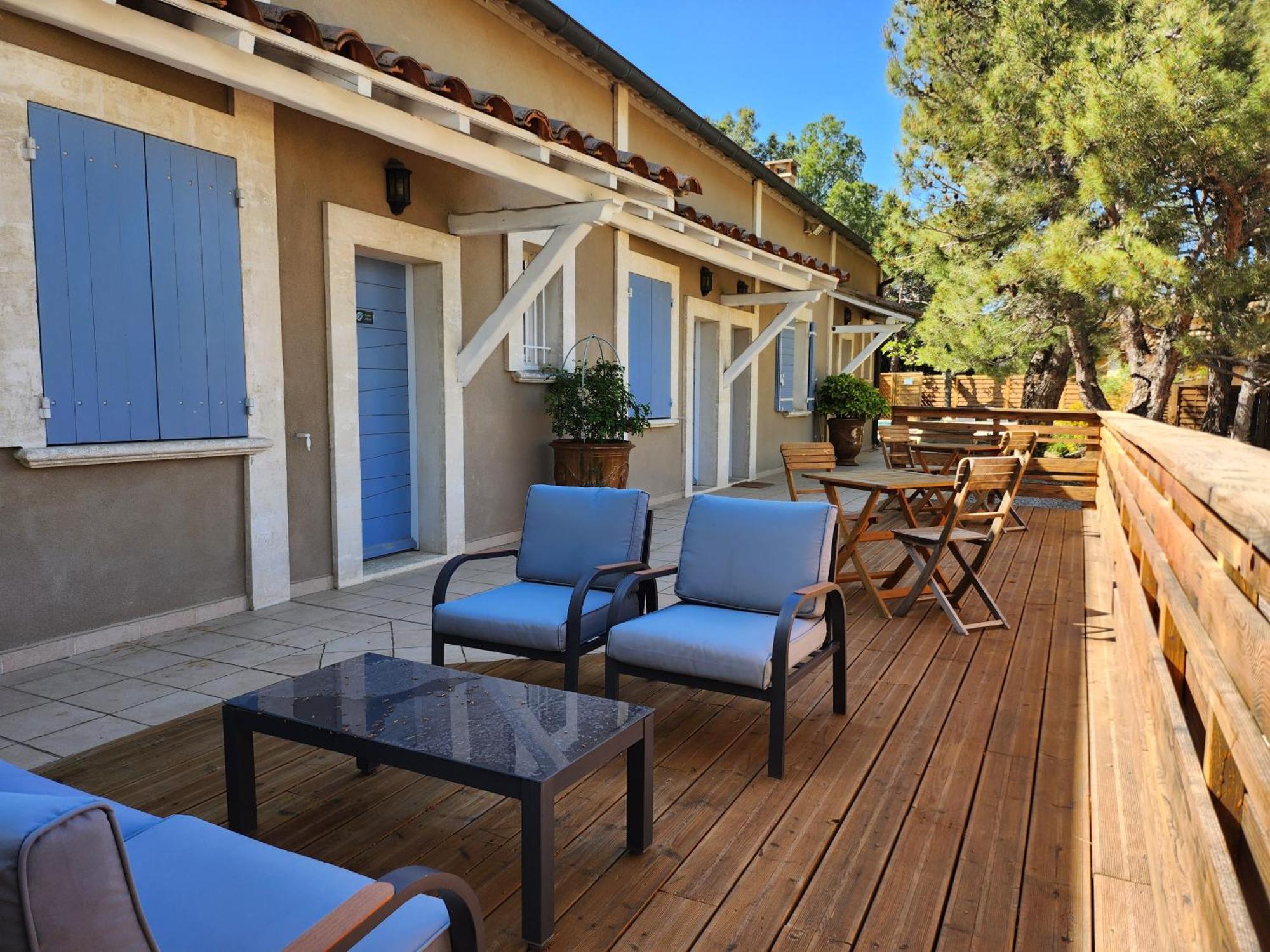 Saint-Saturnin-lès-Avignon Domaine Les Gendalis Bed & Breakfast エクステリア 写真